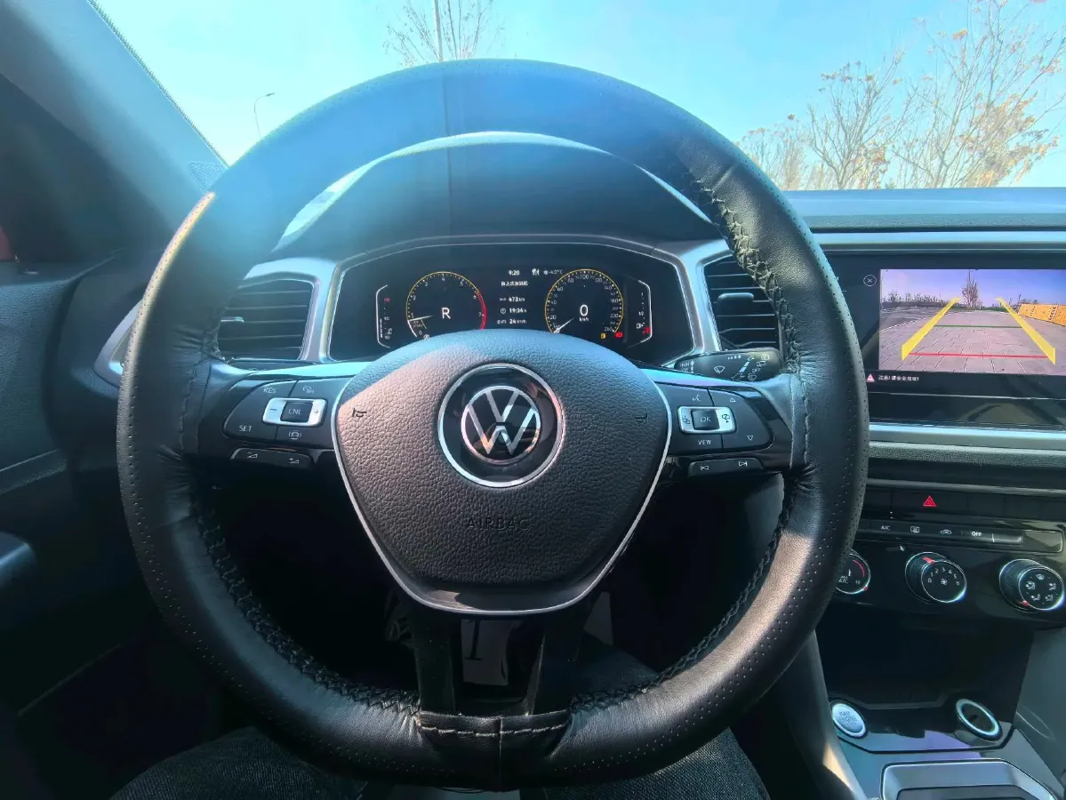 2022 Volkswagen T-Roc 1.4T 150HP L4 7DCT,autocango,china used car exporter,china ev exporter,chinese used car exporter,chinese used ev exporter