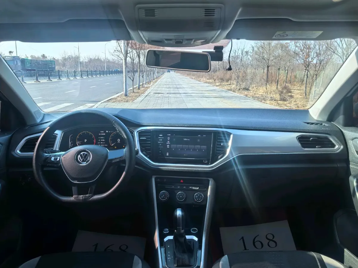2022 Volkswagen T-Roc 1.4T 150HP L4 7DCT,autocango,china used car exporter,china ev exporter,chinese used car exporter,chinese used ev exporter