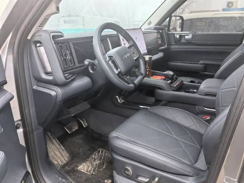 2025 FangChengBao Bao 5 1.5T 194HP L4 E-CVT PHEV 31.8KWH,autocango,china used car exporter,china ev exporter,chinese used car exporter,chinese used ev exporter