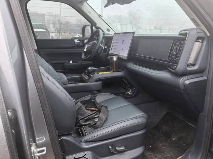 2025 FangChengBao Bao 5 1.5T 194HP L4 E-CVT PHEV 31.8KWH,autocango,china used car exporter,china ev exporter,chinese used car exporter,chinese used ev exporter