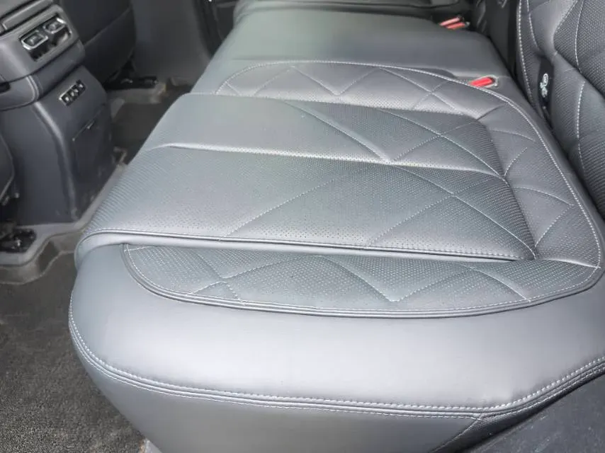 2025 FangChengBao Bao 5 1.5T 194HP L4 E-CVT PHEV 31.8KWH,autocango,china used car exporter,china ev exporter,chinese used car exporter,chinese used ev exporter