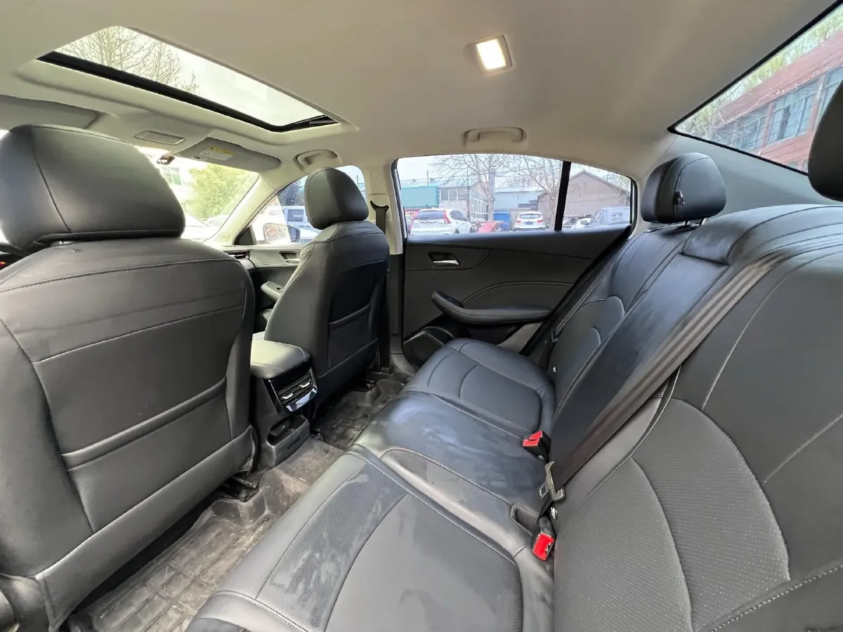 2023 Roewe i5 1.5L 129HP L4 CVT,autocango,china used car exporter,china ev exporter,chinese used car exporter,chinese used ev exporter