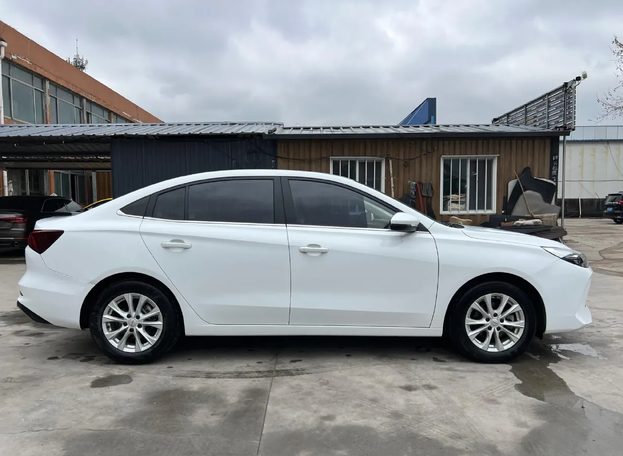 2023 Roewe i5 1.5L 129HP L4 CVT,autocango,china used car exporter,china ev exporter,chinese used car exporter,chinese used ev exporter