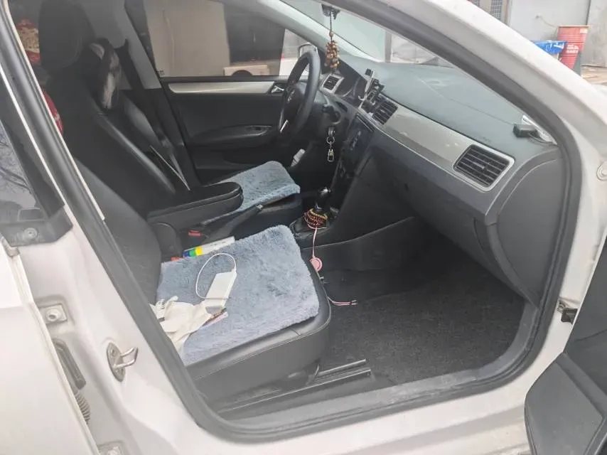 2019 SWM G01 1.5T 156HP L4 6AT,autocango,china used car exporter,china ev exporter,chinese used car exporter,chinese used ev exporter