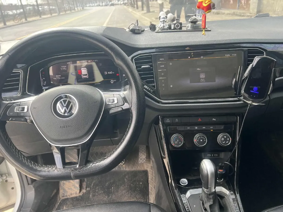 2022 Volkswagen T-Roc 1.4T 150HP L4 7DCT,autocango,china used car exporter,china ev exporter,chinese used car exporter,chinese used ev exporter