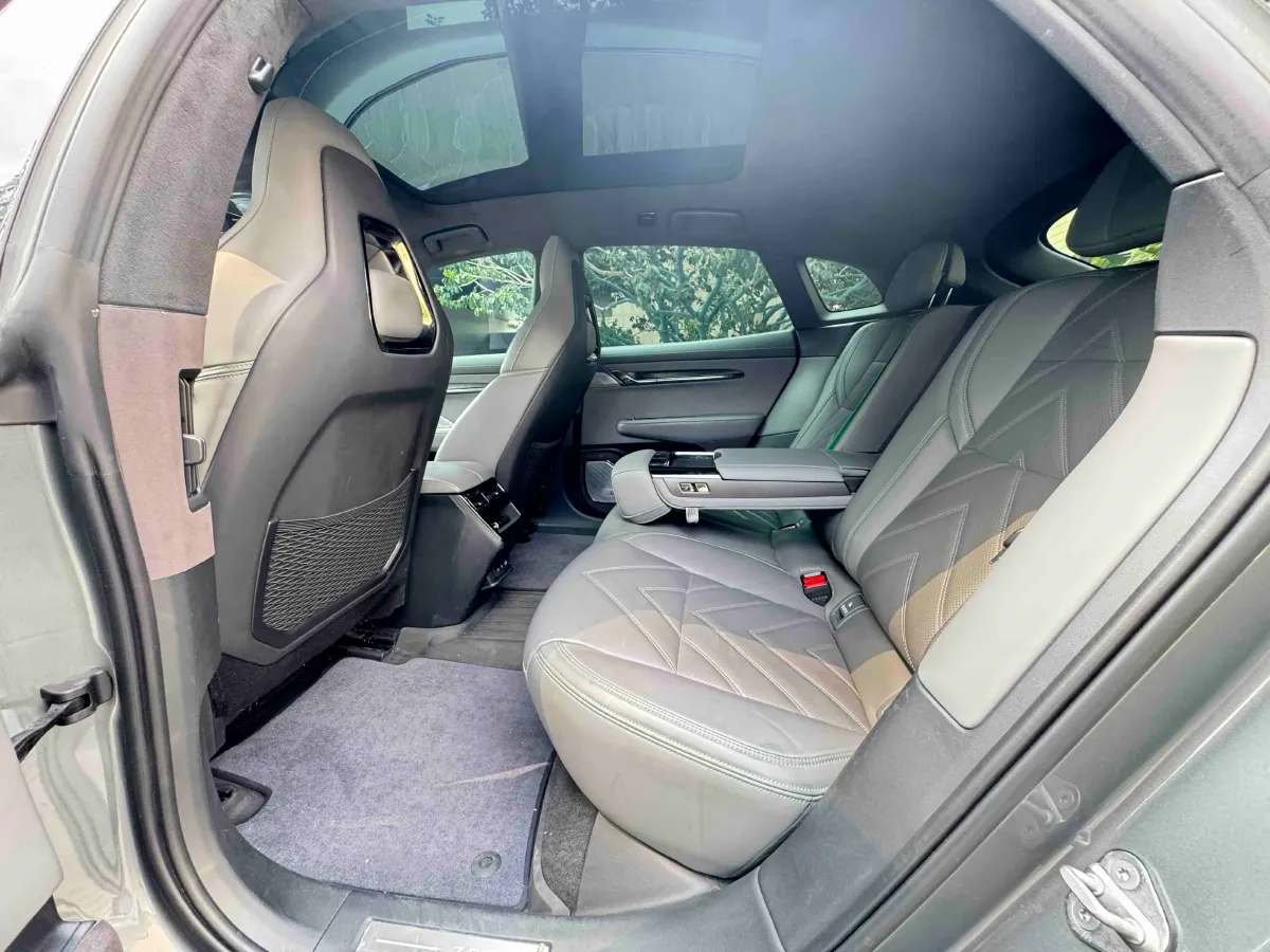 2022 Zeekr 001 BEV 100KWH,autocango,china used car exporter,china ev exporter,chinese used car exporter,chinese used ev exporter