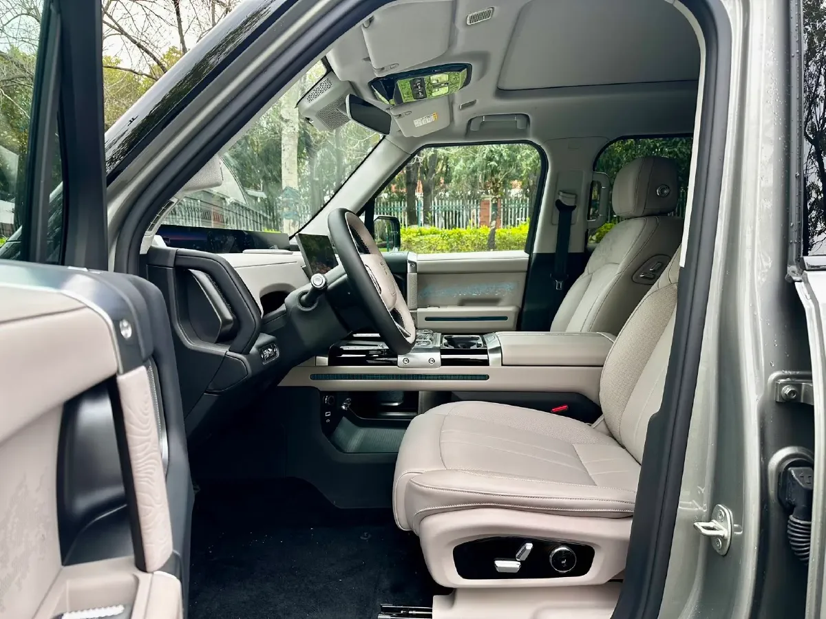 2025 Jetour Zongheng G700 2.0T 211HP L4 2DHT PHEV,autocango,china used car exporter,china ev exporter,chinese used car exporter,chinese used ev exporter