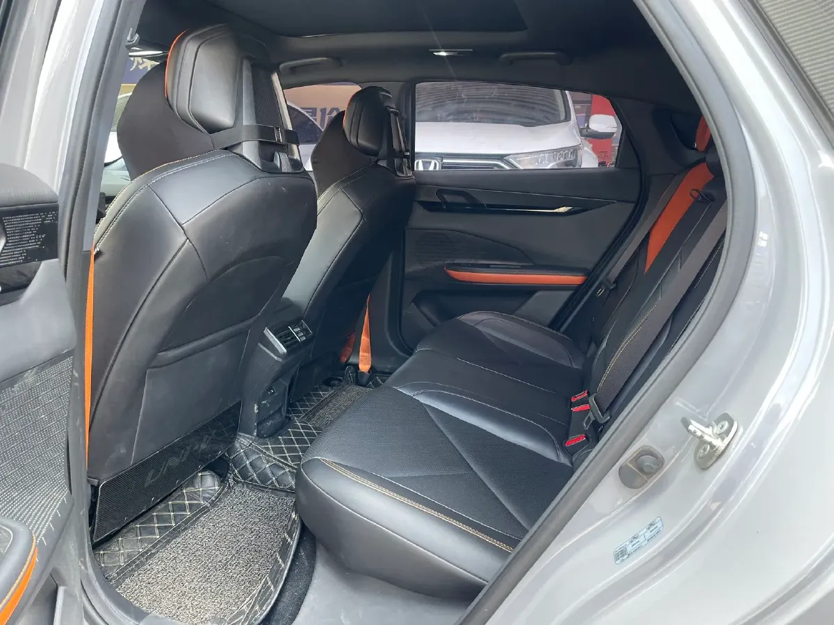 2022 ChangAn UNI-V 1.5T 188HP L4 7DCT,autocango,china used car exporter,china ev exporter,chinese used car exporter,chinese used ev exporter