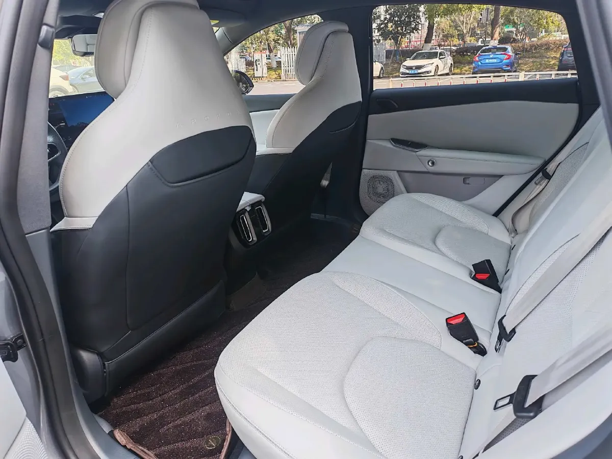 2024 ARCFOX αT5 BEV 79.2KWH,autocango,china used car exporter,china ev exporter,chinese used car exporter,chinese used ev exporter