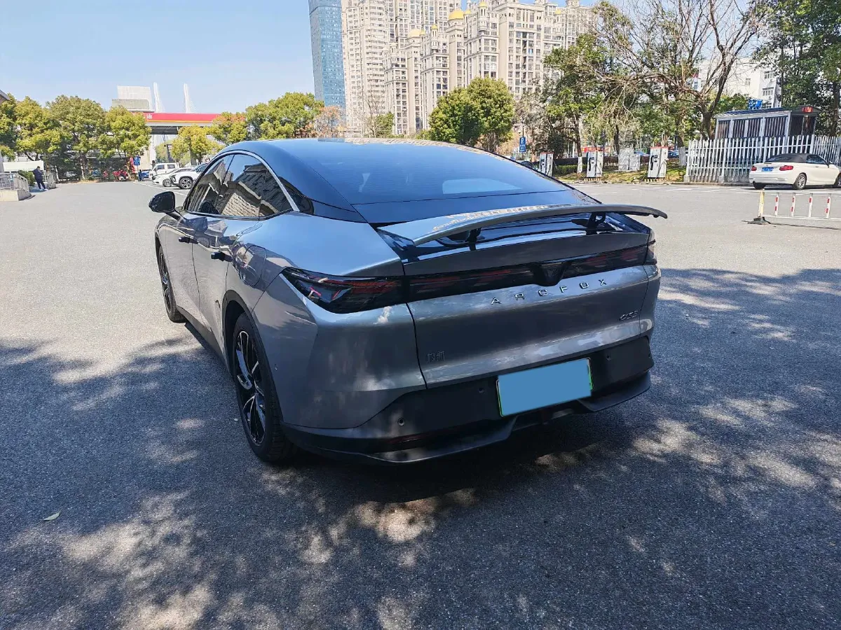 2024 ARCFOX αT5 BEV 79.2KWH,autocango,china used car exporter,china ev exporter,chinese used car exporter,chinese used ev exporter