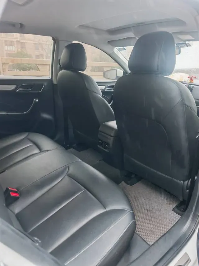 2019 Roewe i6 1.5T 169HP L4 AMT PHEV 9.1KWH,autocango,china used car exporter,china ev exporter,chinese used car exporter,chinese used ev exporter