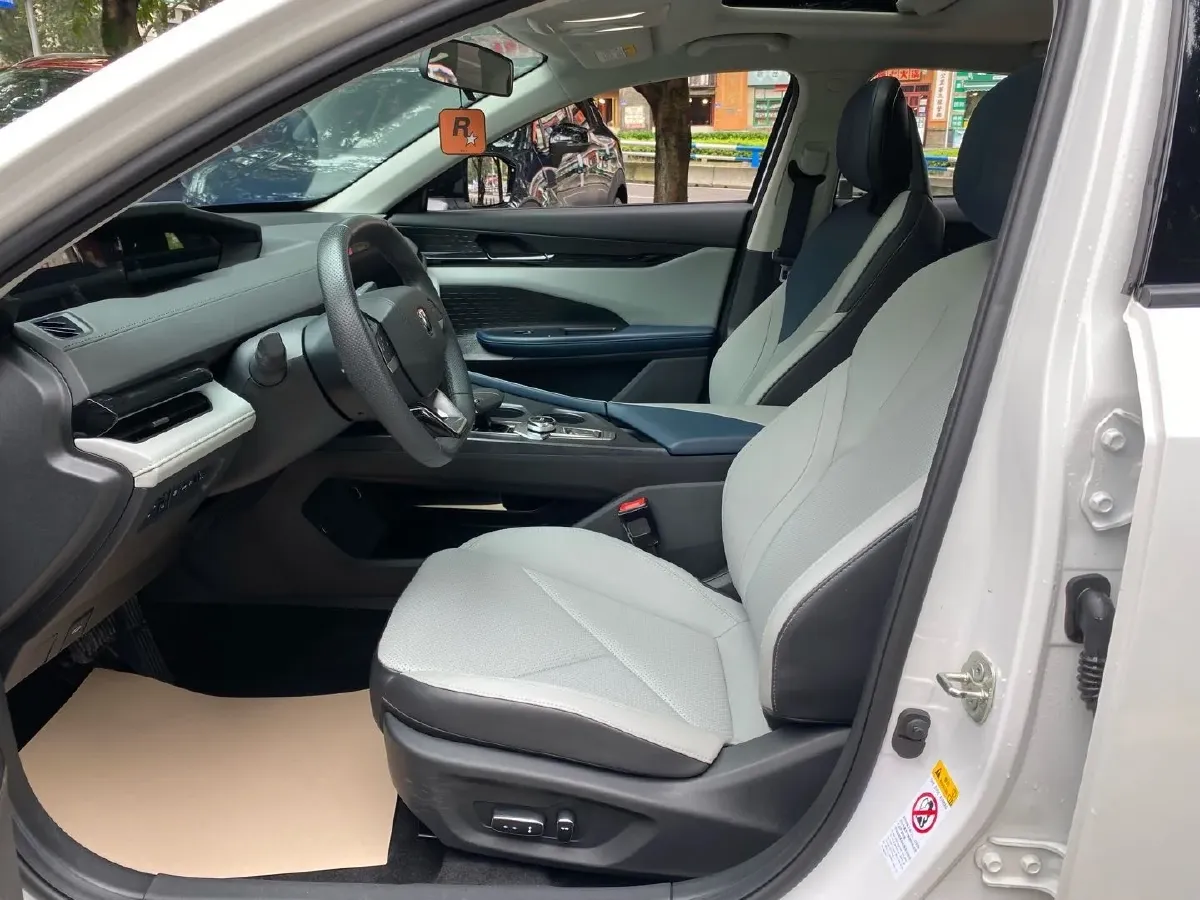 2023 ChangAn UNI-V iDD 1.5T 170HP L4 6TCT PHEV 18.4KWH,autocango,china used car exporter,china ev exporter,chinese used car exporter,chinese used ev exporter