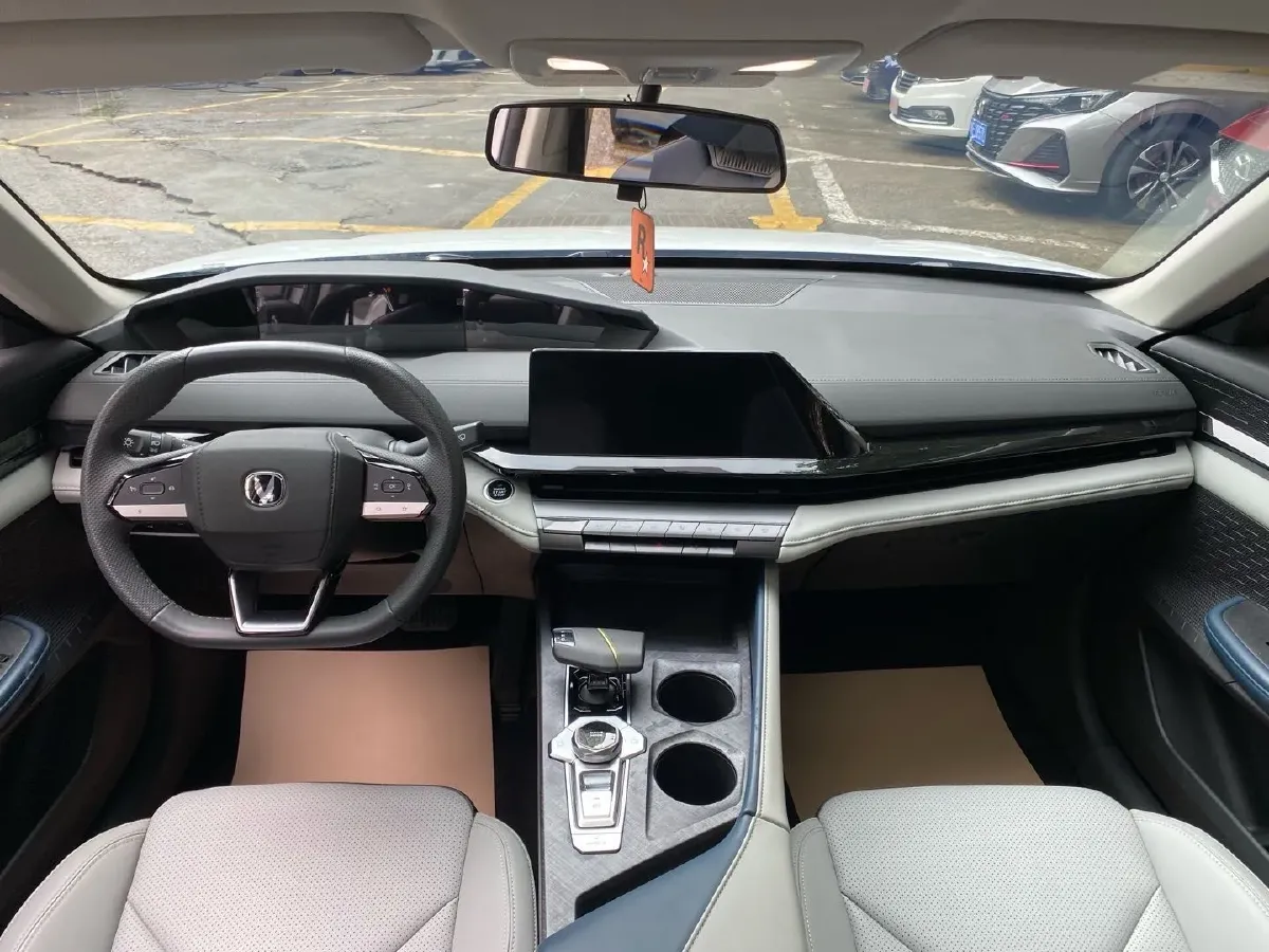 2023 ChangAn UNI-V iDD 1.5T 170HP L4 6TCT PHEV 18.4KWH,autocango,china used car exporter,china ev exporter,chinese used car exporter,chinese used ev exporter