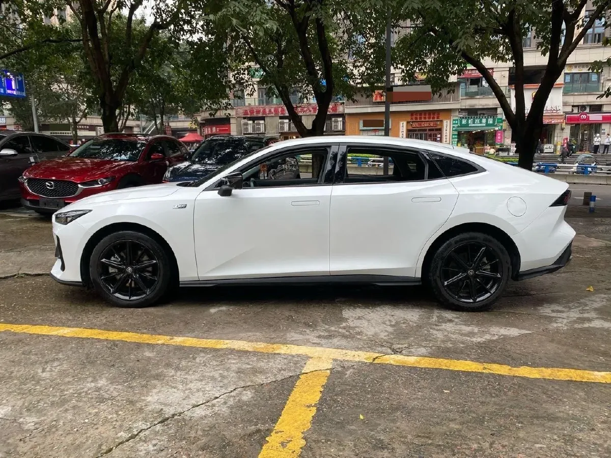 2023 ChangAn UNI-V iDD 1.5T 170HP L4 6TCT PHEV 18.4KWH,autocango,china used car exporter,china ev exporter,chinese used car exporter,chinese used ev exporter