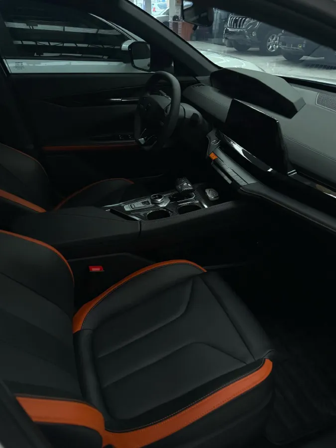 2023 ChangAn UNI-V 1.5T 188HP L4 7DCT,autocango,china used car exporter,china ev exporter,chinese used car exporter,chinese used ev exporter