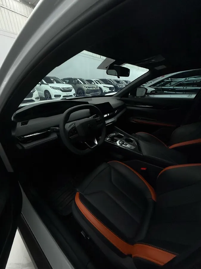 2023 ChangAn UNI-V 1.5T 188HP L4 7DCT,autocango,china used car exporter,china ev exporter,chinese used car exporter,chinese used ev exporter