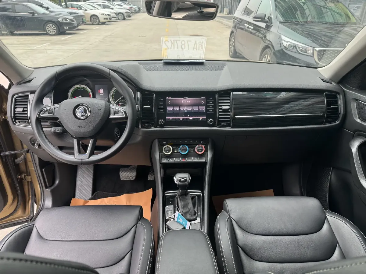 2018 Skoda Kodiak 2.0T 220HP L4 7DCT,autocango,china used car exporter,china ev exporter,chinese used car exporter,chinese used ev exporter