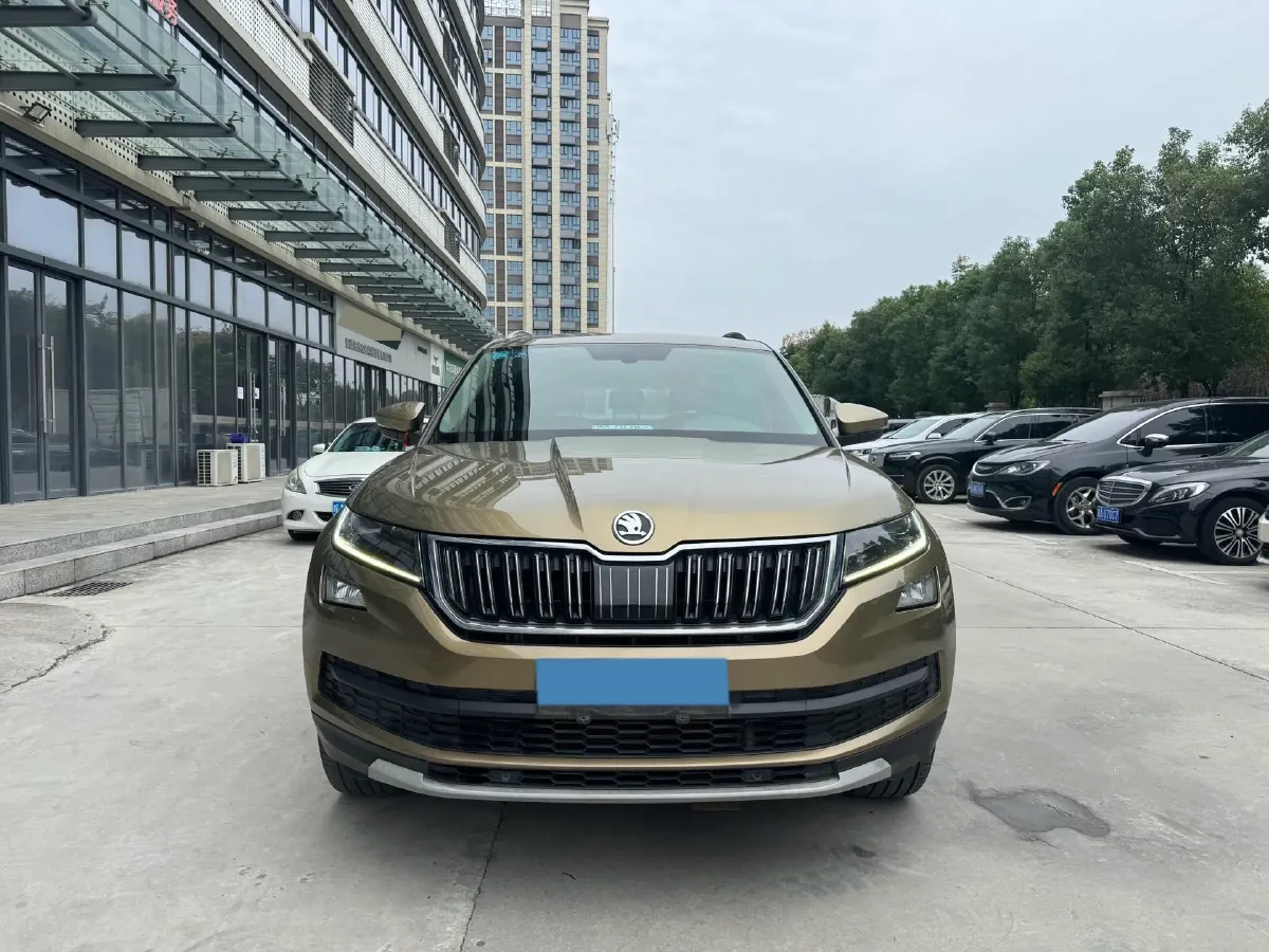 2018 Skoda Kodiak 2.0T 220HP L4 7DCT,autocango,china used car exporter,china ev exporter,chinese used car exporter,chinese used ev exporter