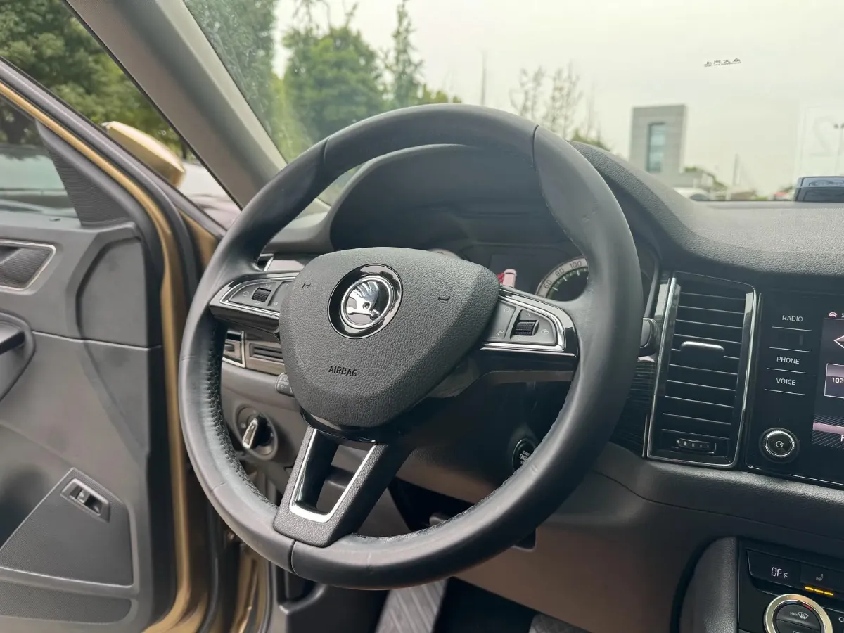 2018 Skoda Kodiak 2.0T 220HP L4 7DCT,autocango,china used car exporter,china ev exporter,chinese used car exporter,chinese used ev exporter