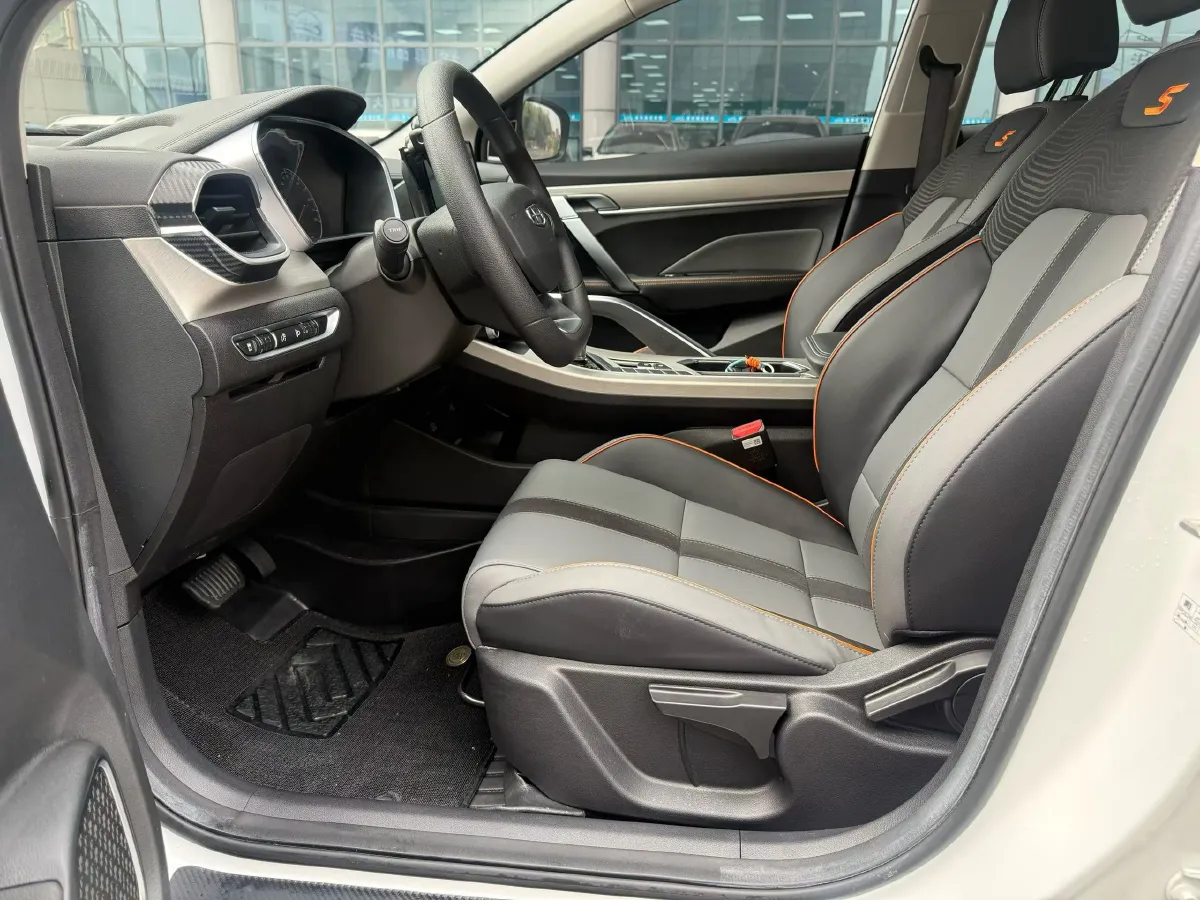2023 Geely Coolray 1.5T 181HP L4 7DCT,autocango,china used car exporter,china ev exporter,chinese used car exporter,chinese used ev exporter