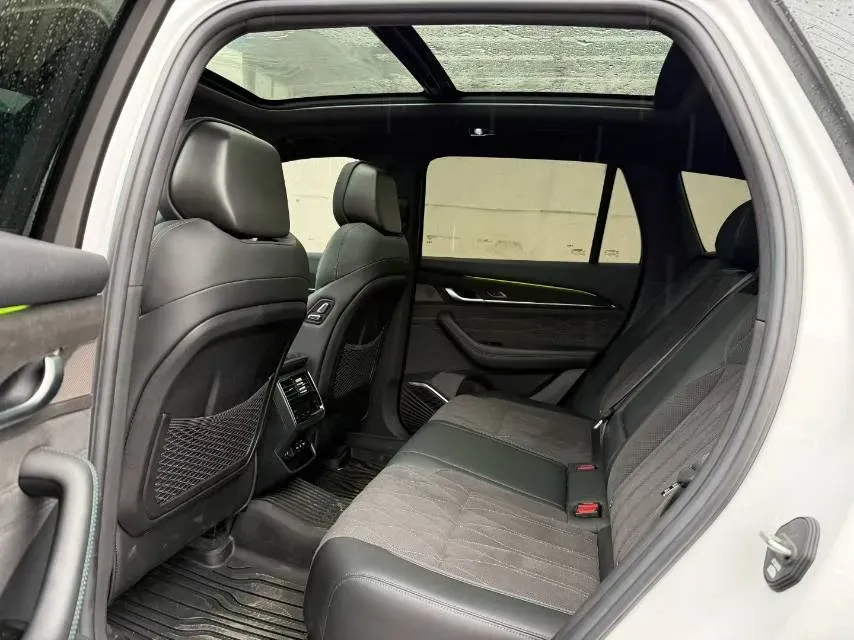 2025 Geely Monjaro 2.0T 238HP L4 8AT,autocango,china used car exporter,china ev exporter,chinese used car exporter,chinese used ev exporter