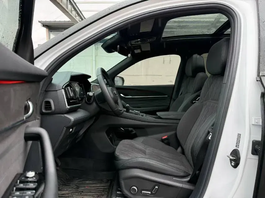 2025 Geely Monjaro 2.0T 238HP L4 8AT,autocango,china used car exporter,china ev exporter,chinese used car exporter,chinese used ev exporter