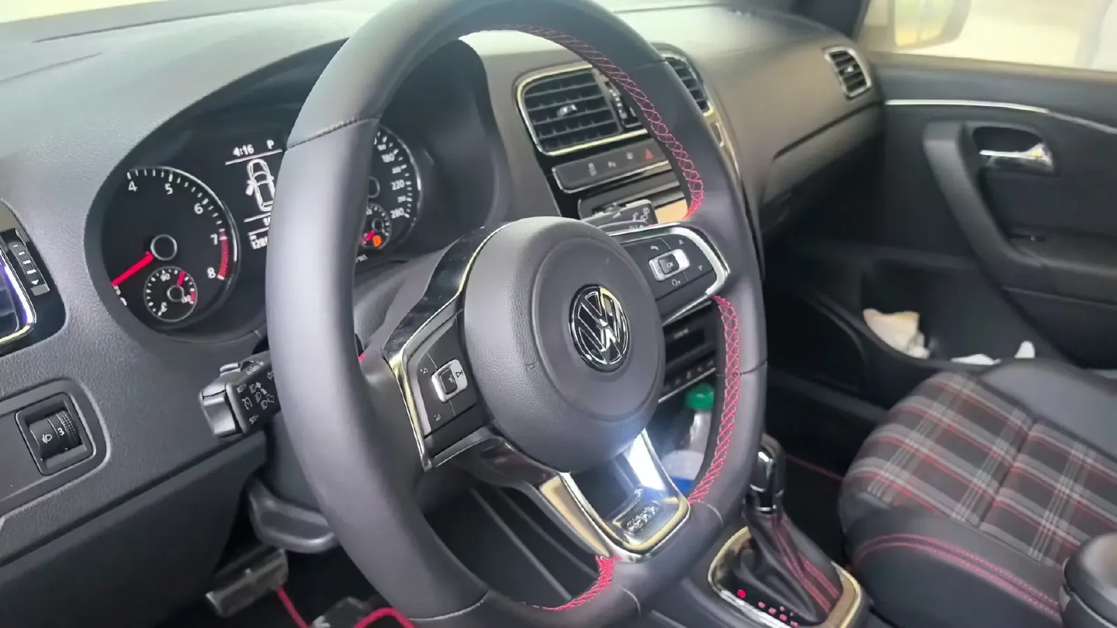 2016 Volkswagen Polo 1.4T 150HP L4 7DCT,autocango,china used car exporter,china ev exporter,chinese used car exporter,chinese used ev exporter