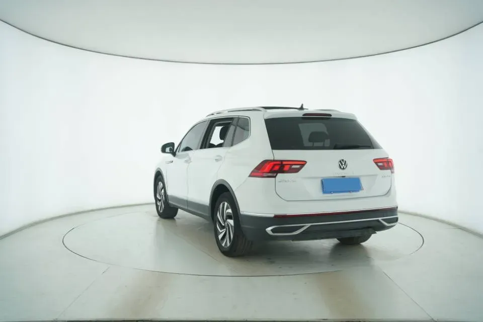 2023 Volkswagen Tiguan L 1.5T 160HP L4 7DCT,autocango,china used car exporter,china ev exporter,chinese used car exporter,chinese used ev exporter