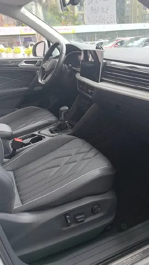 2023 Volkswagen Tiguan L 1.5T 160HP L4 7DCT,autocango,china used car exporter,china ev exporter,chinese used car exporter,chinese used ev exporter