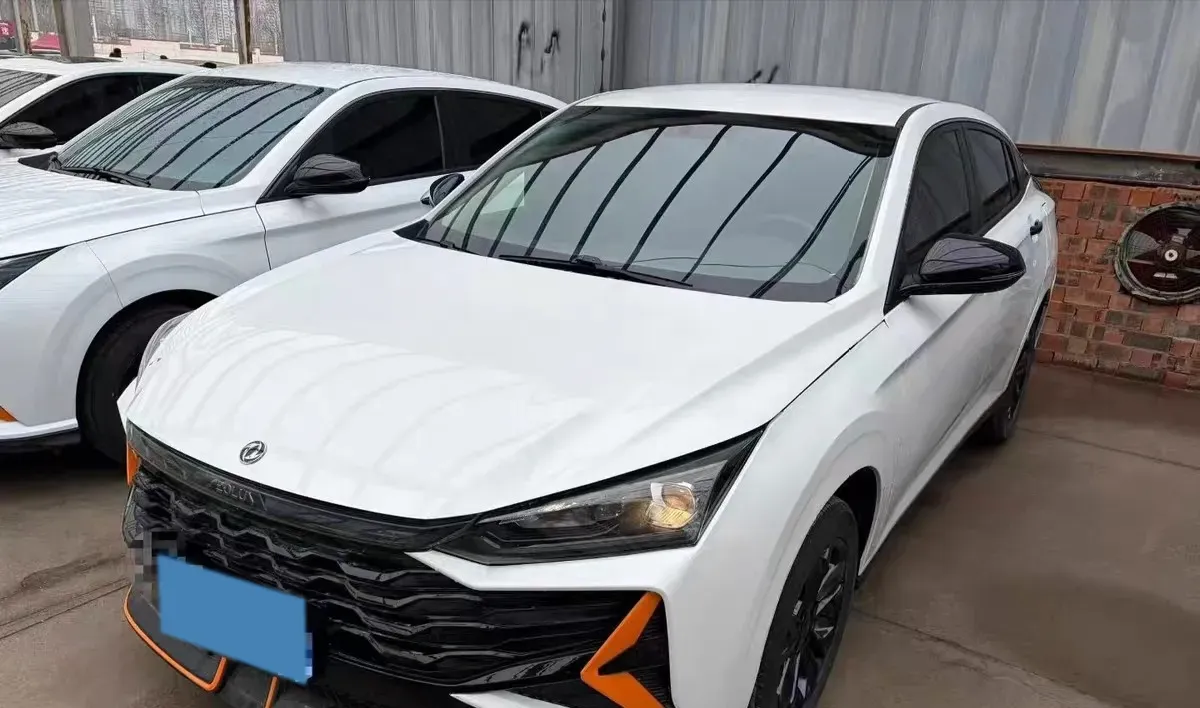 2025 DongFeng Aeolus YiXuan 1.5L 125HP L4 6DCT,autocango,china used car exporter,china ev exporter,chinese used car exporter,chinese used ev exporter