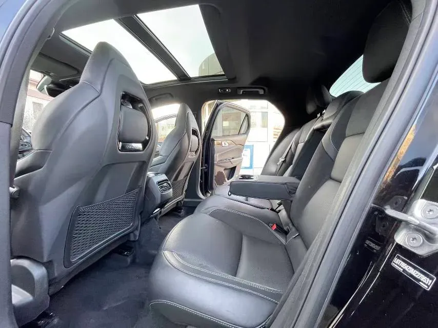 2022 ChangAn UNI-V 2.0T 233HP L4 8AT,autocango,china used car exporter,china ev exporter,chinese used car exporter,chinese used ev exporter