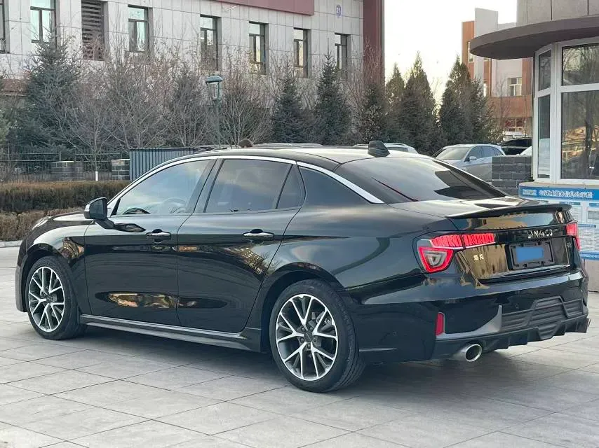 2022 ChangAn UNI-V 2.0T 233HP L4 8AT,autocango,china used car exporter,china ev exporter,chinese used car exporter,chinese used ev exporter