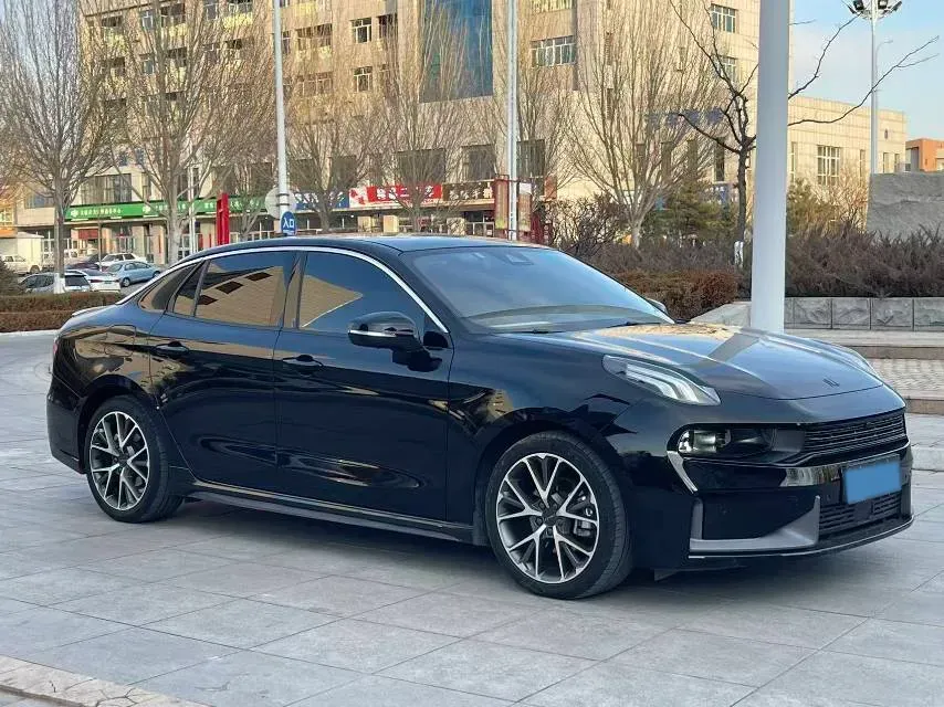2022 ChangAn UNI-V 2.0T 233HP L4 8AT,autocango,china used car exporter,china ev exporter,chinese used car exporter,chinese used ev exporter