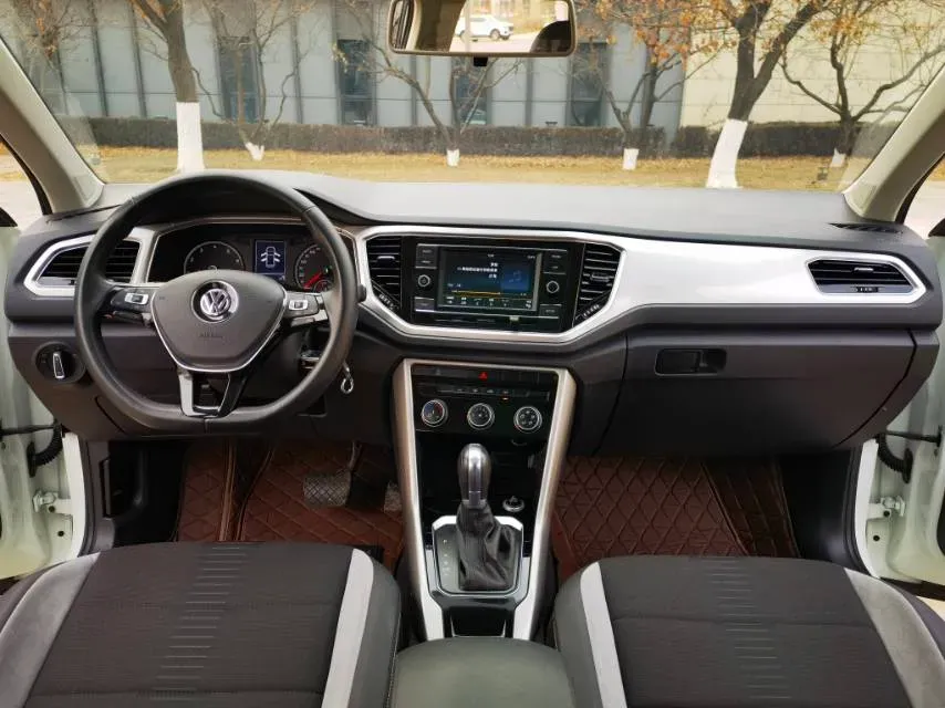 2020 Volkswagen T-Roc 1.4T 150HP L4 7DCT,autocango,china used car exporter,china ev exporter,chinese used car exporter,chinese used ev exporter