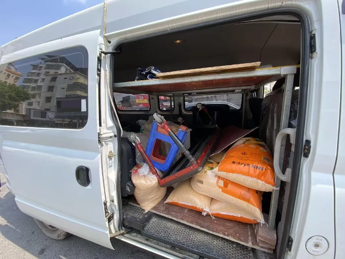 2023 MAXUS XinTu V80 2.0T 139HP L4 6MT,autocango,china used car exporter,china ev exporter,chinese used car exporter,chinese used ev exporter