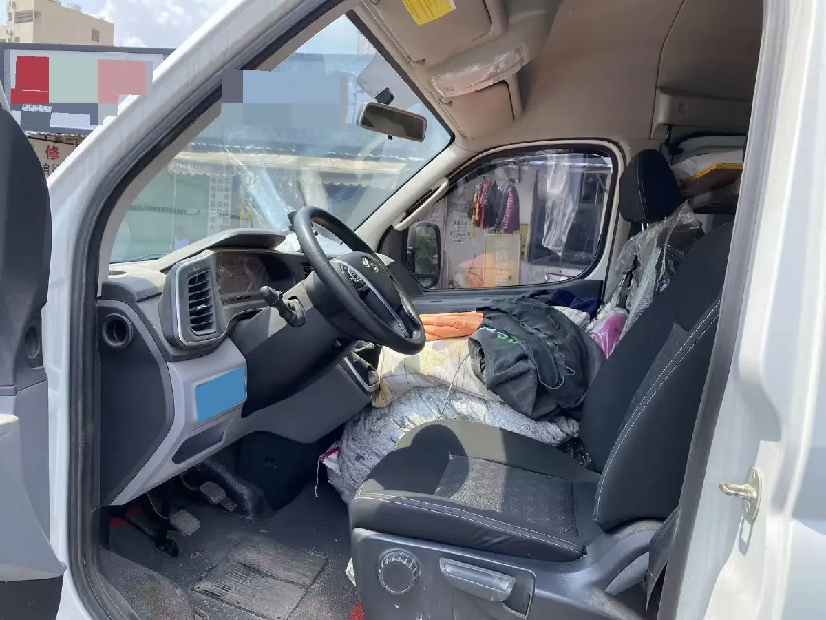 2023 MAXUS XinTu V80 2.0T 139HP L4 6MT,autocango,china used car exporter,china ev exporter,chinese used car exporter,chinese used ev exporter