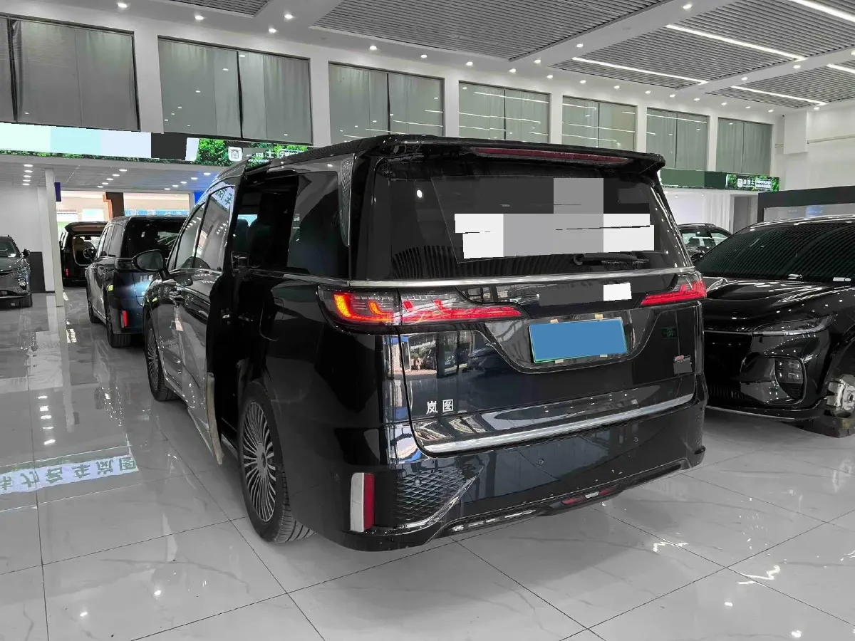 2025 Voyah Dream 1.5T 150HP L4 PHEV 41.7KWH,autocango,china used car exporter,china ev exporter,chinese used car exporter,chinese used ev exporter