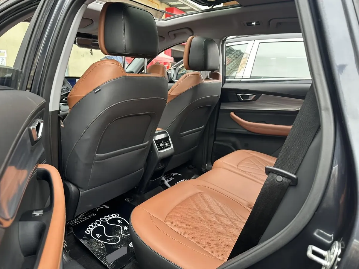 2021 Chery Tiggo 8 Plus 1.6T 197HP L4 7DCT,autocango,china used car exporter,china ev exporter,chinese used car exporter,chinese used ev exporter