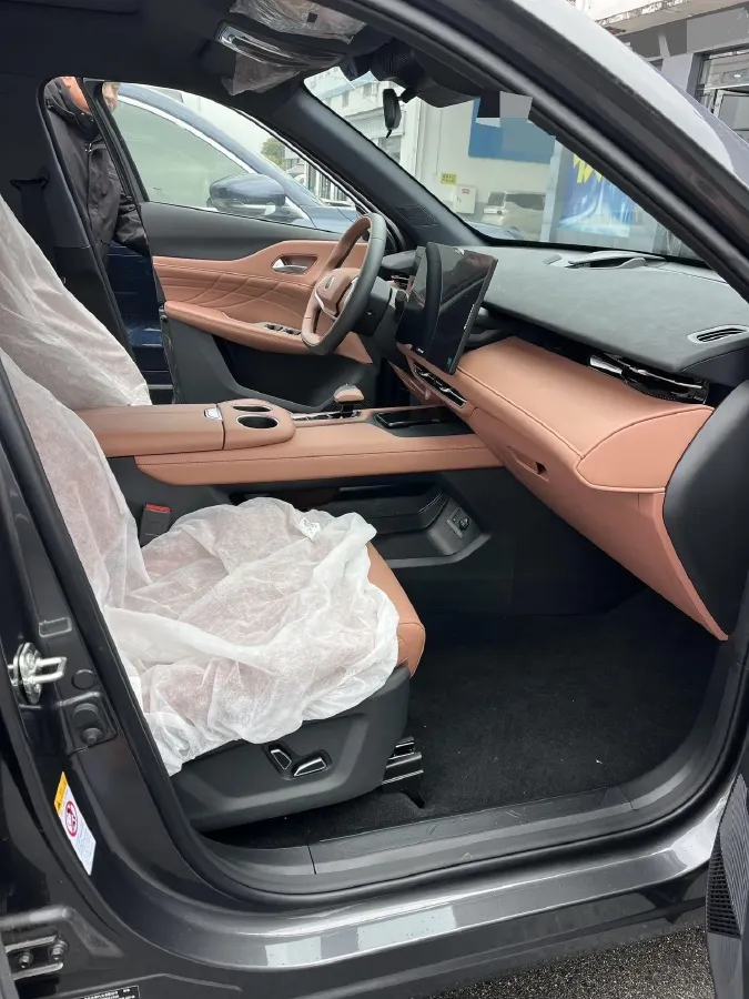 2024 ChangAn UNI-Z 1.5L 98HP L4 E-CVT PHEV 18.4KWH,autocango,china used car exporter,china ev exporter,chinese used car exporter,chinese used ev exporter