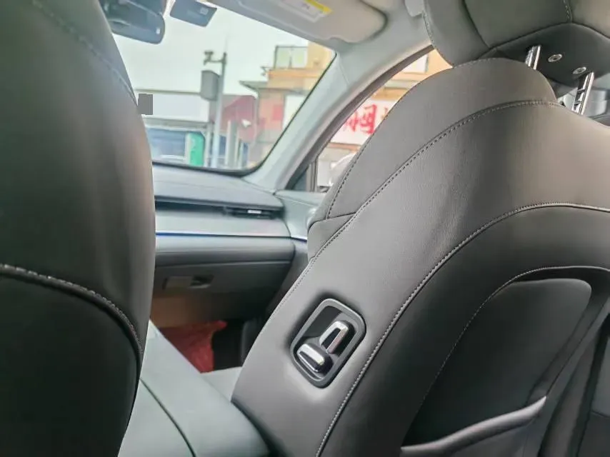 2025 Chery Tiggo 8 Plus 1.6T 197HP L4 7DCT,autocango,china used car exporter,china ev exporter,chinese used car exporter,chinese used ev exporter