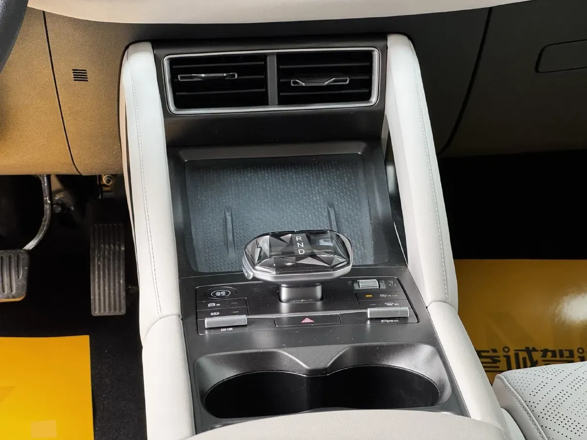 2024 BYD YuanUP BEV 45.12KWH,autocango,china used car exporter,china ev exporter,chinese used car exporter,chinese used ev exporter