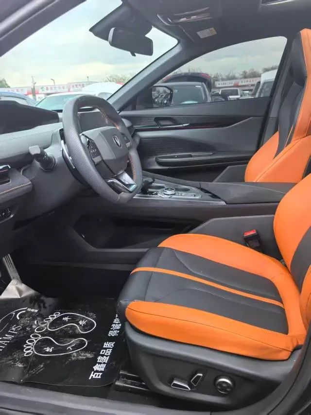 2024 ChangAn UNI-V 1.5T 188HP L4 7DCT,autocango,china used car exporter,china ev exporter,chinese used car exporter,chinese used ev exporter