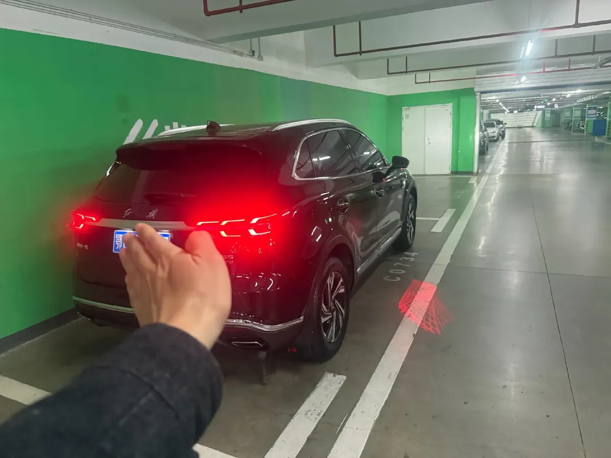 2022 HongQi HS5 2.0T 224HP L4 6AT,autocango,china used car exporter,china ev exporter,chinese used car exporter,chinese used ev exporter