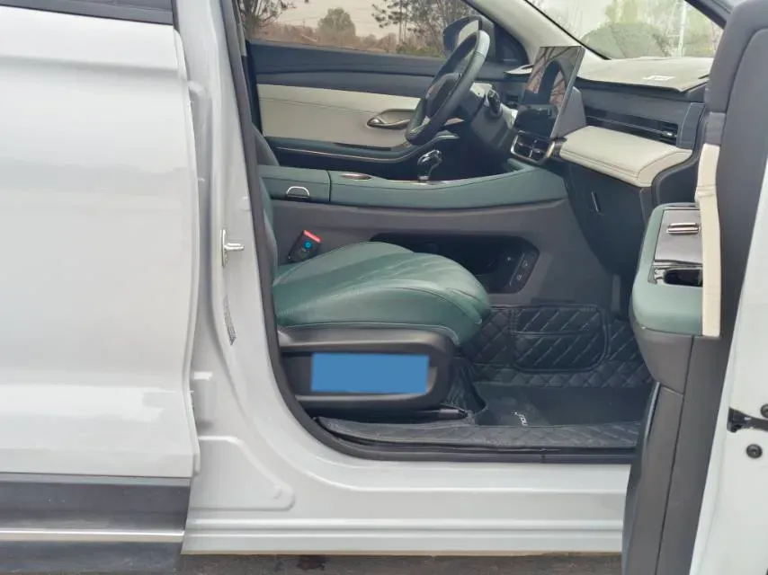 2023 Chery Tiggo 9 2.0T 261HP L4 8AT,autocango,china used car exporter,china ev exporter,chinese used car exporter,chinese used ev exporter