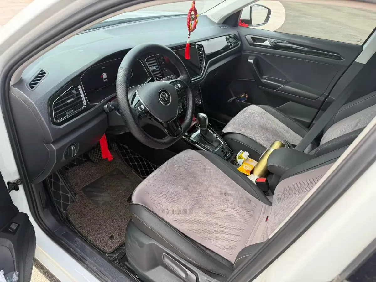 2021 Volkswagen T-Roc 1.4T 150HP L4 7DCT,autocango,china used car exporter,china ev exporter,chinese used car exporter,chinese used ev exporter