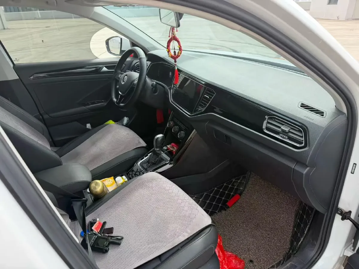 2021 Volkswagen T-Roc 1.4T 150HP L4 7DCT,autocango,china used car exporter,china ev exporter,chinese used car exporter,chinese used ev exporter