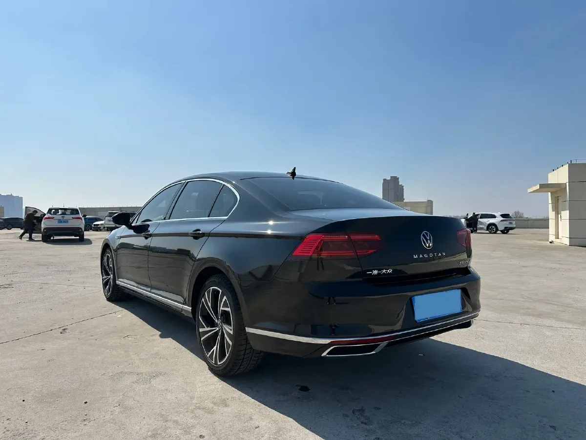 2020 Volkswagen Magotan 2.0T 186HP L4 7DCT,autocango,china used car exporter,china ev exporter,chinese used car exporter,chinese used ev exporter