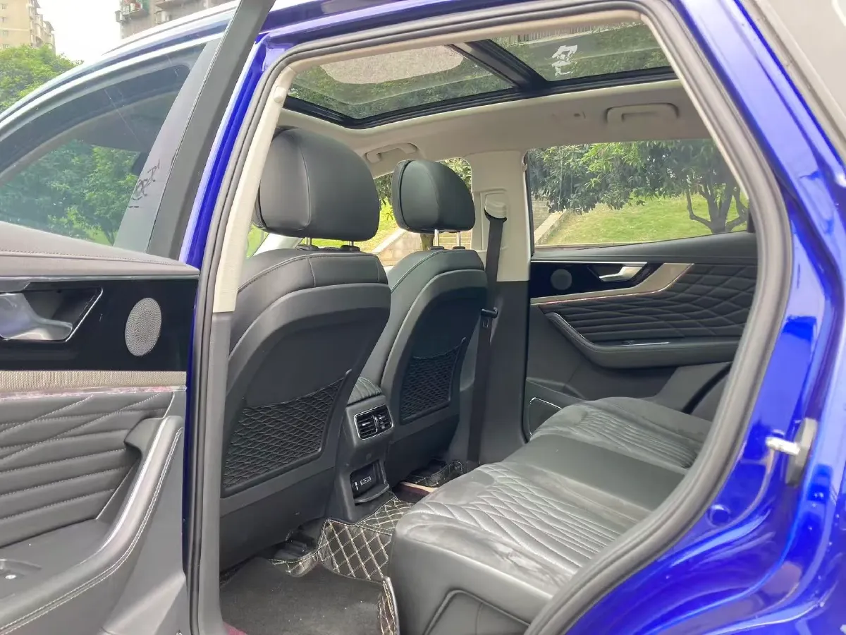 2022 HongQi HS5 2.0T 224HP L4 6AT,autocango,china used car exporter,china ev exporter,chinese used car exporter,chinese used ev exporter