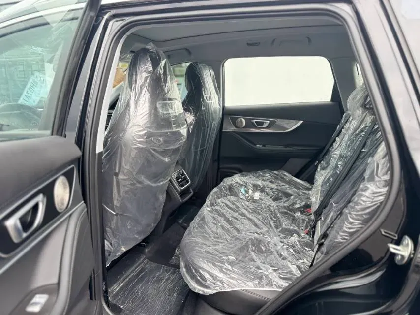 2025 Chery Tiggo 7 Plus 1.6T 197HP L4 8AT,autocango,china used car exporter,china ev exporter,chinese used car exporter,chinese used ev exporter