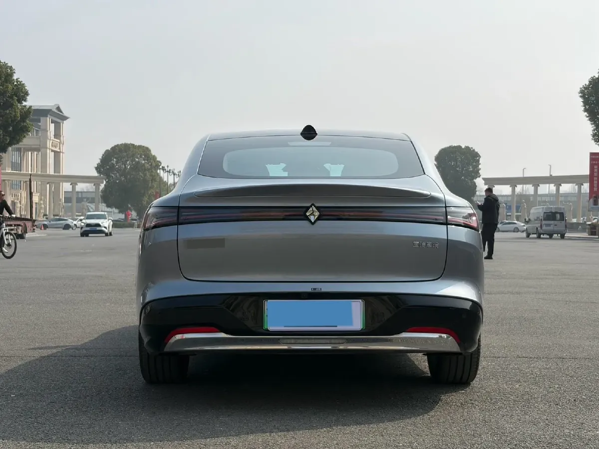 2025 BaoJun XiangJing 1.5T 143HP L4 1DHT PHEV,autocango,china used car exporter,china ev exporter,chinese used car exporter,chinese used ev exporter